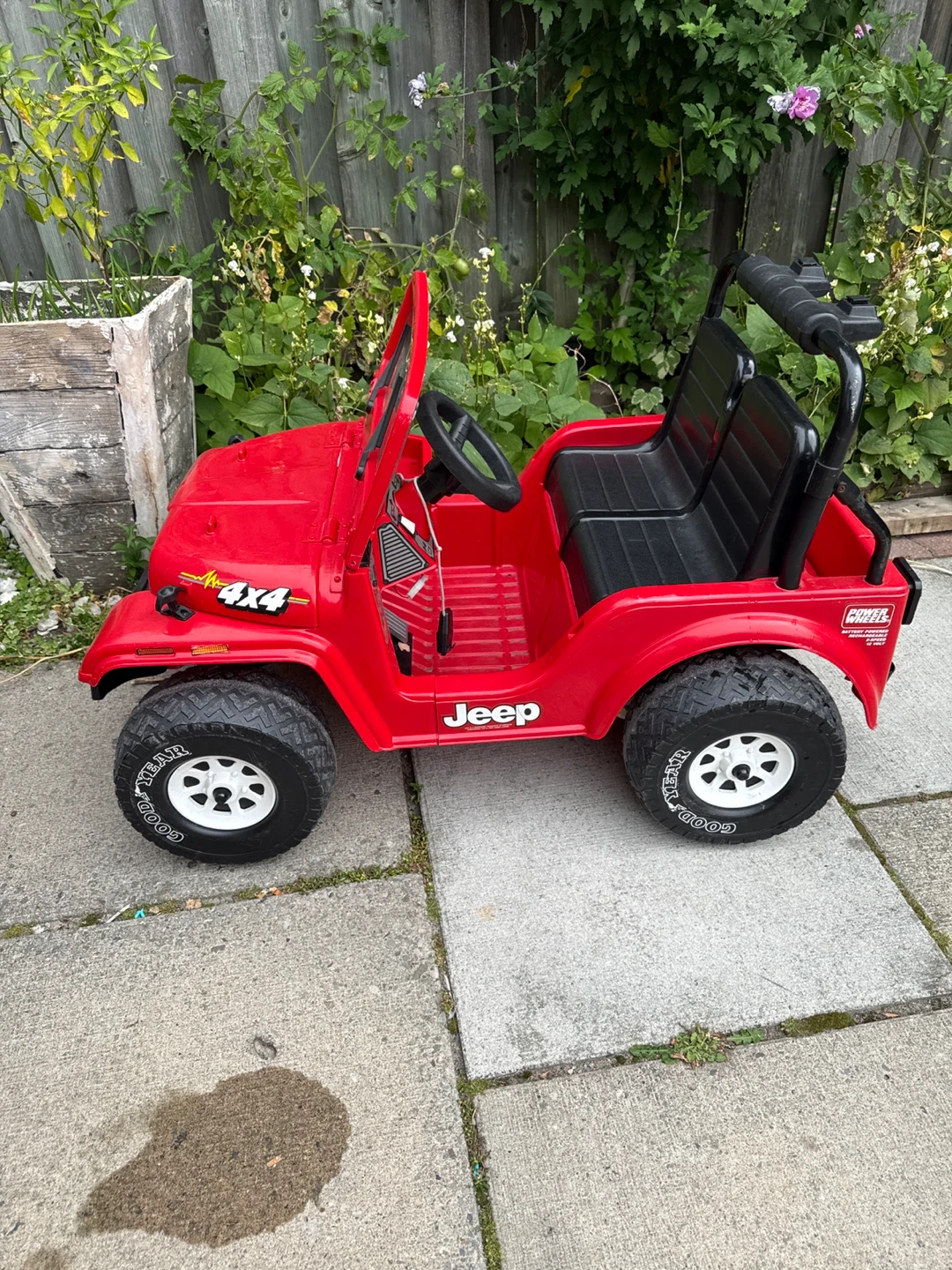 Power Wheels Jeep 4x4 Battery-Powered Ride-On
