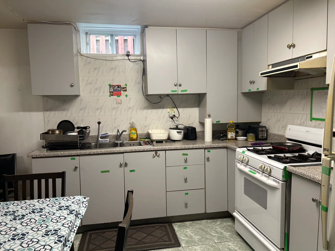 One bedroom basement for rent - photo 4