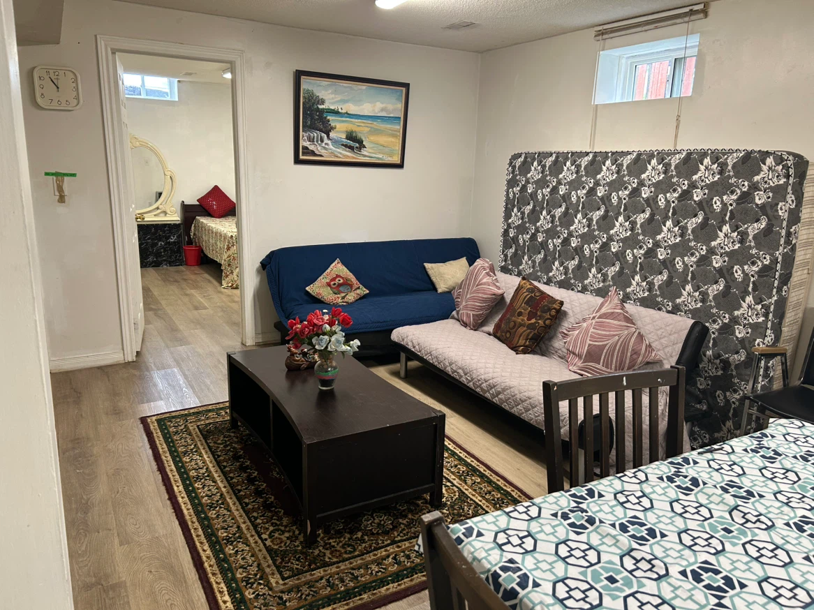 One bedroom basement for rent - photo 5