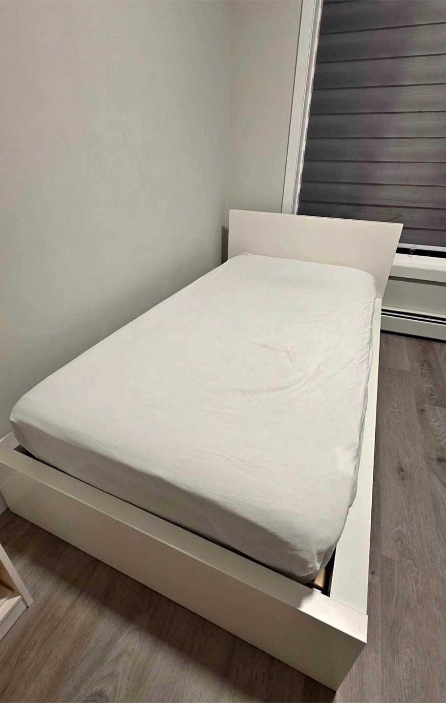 IKEA MALM Twin Bed Frame - White - photo 4