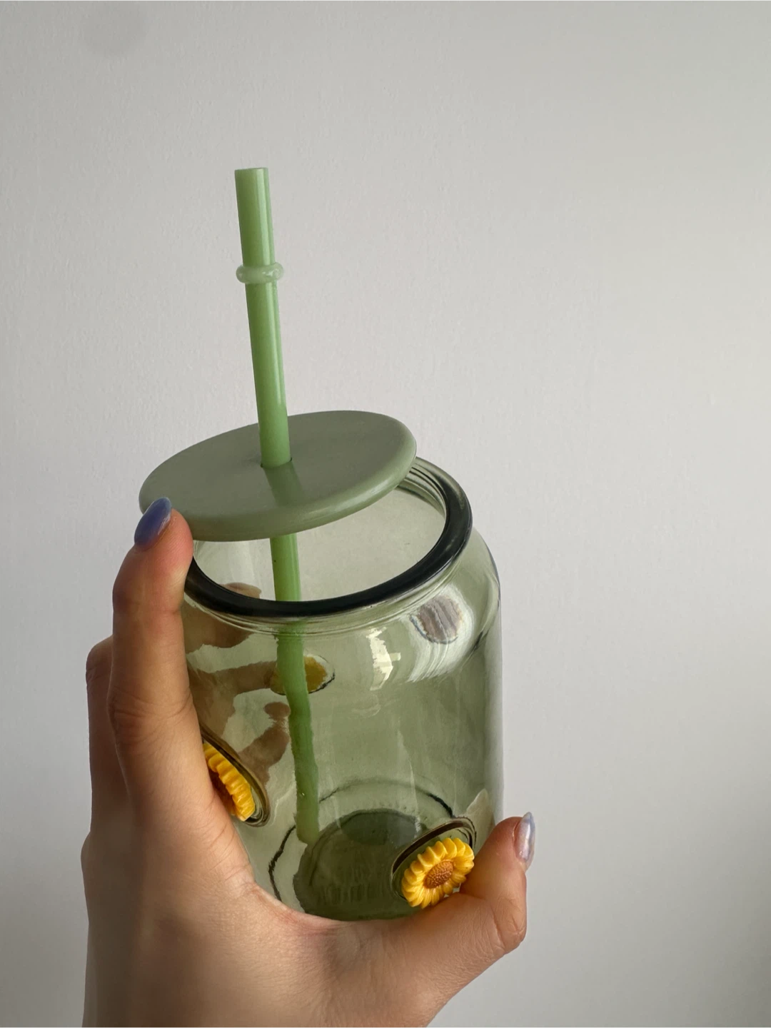 (new) tinted green glass tumbler with straw and lid #freecycle - photo 2