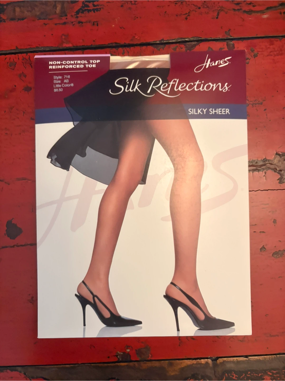 Hanes Silk Reflections Silky Sheer Pantyhose