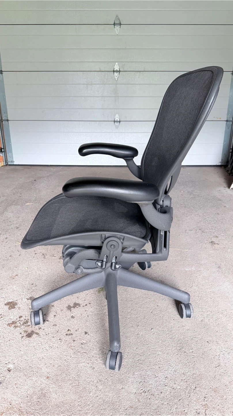 Herman Miller Aeron Office Chair size C lift does not work - photo 2