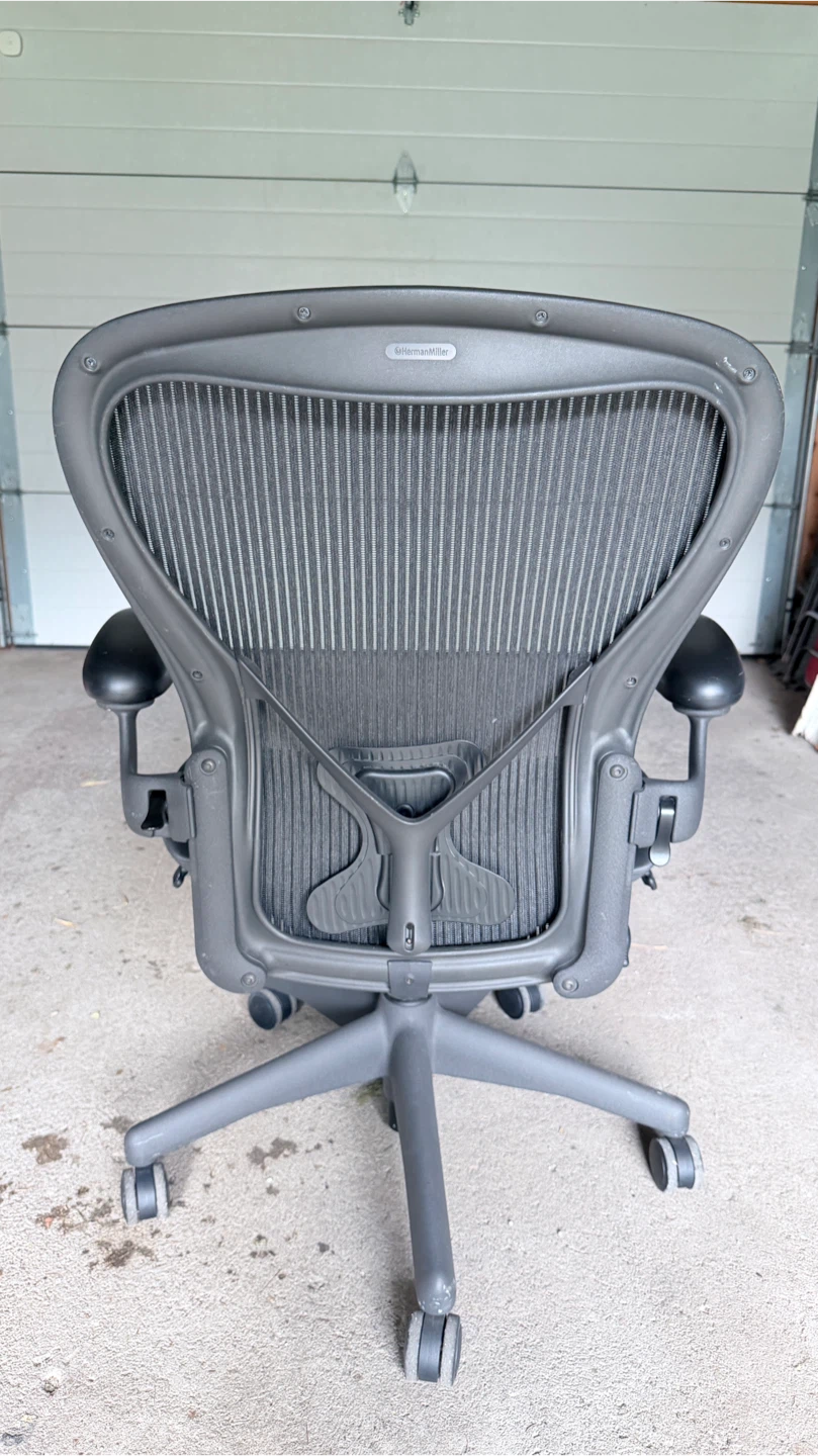 Herman Miller Aeron Office Chair size C lift does not work - photo 3