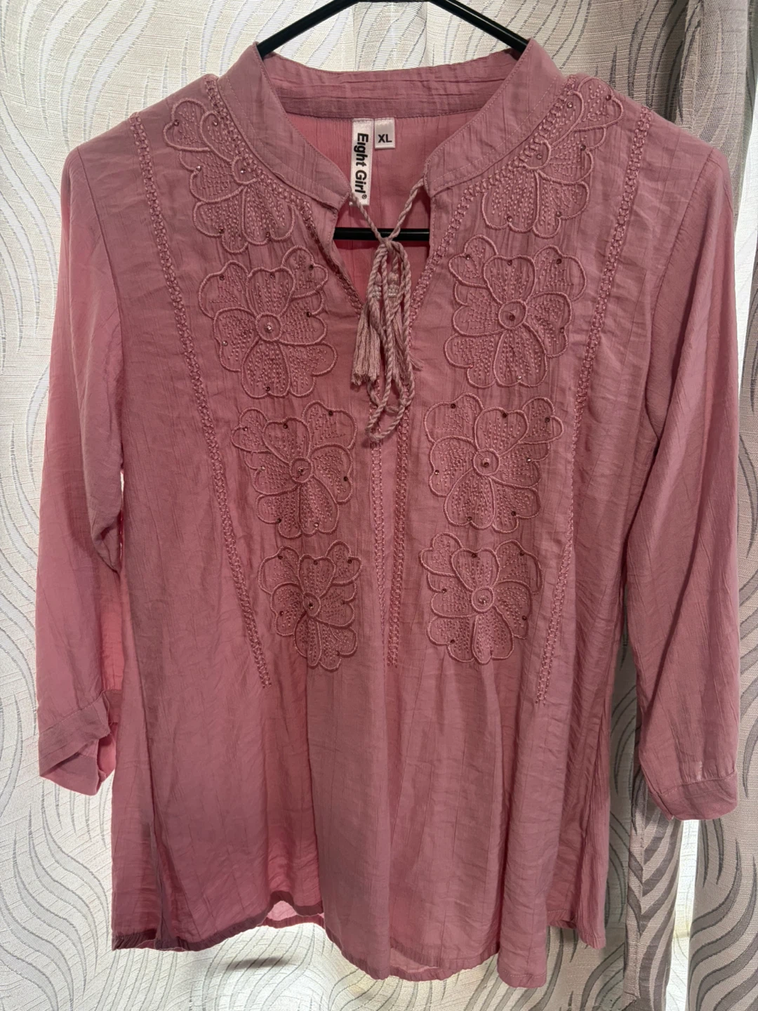 All tops and one Sweater for total $10 - photo 4