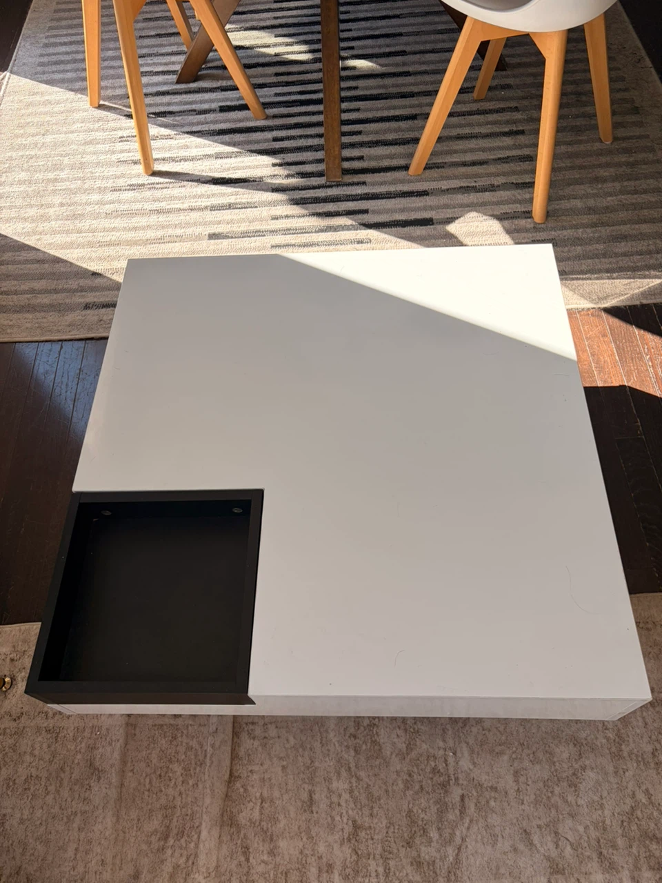 Modern White Coffee Table with Black Tray - photo 3