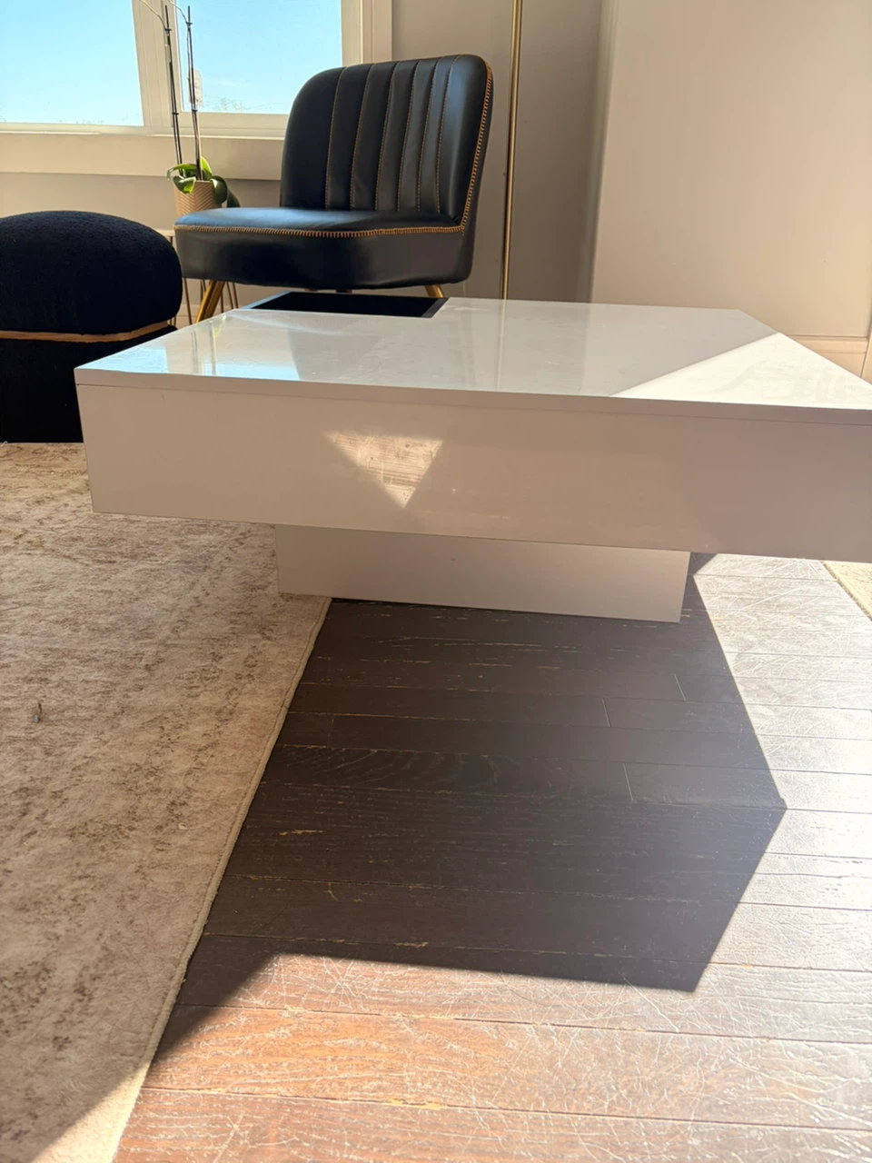 Modern White Coffee Table with Black Tray - photo 4