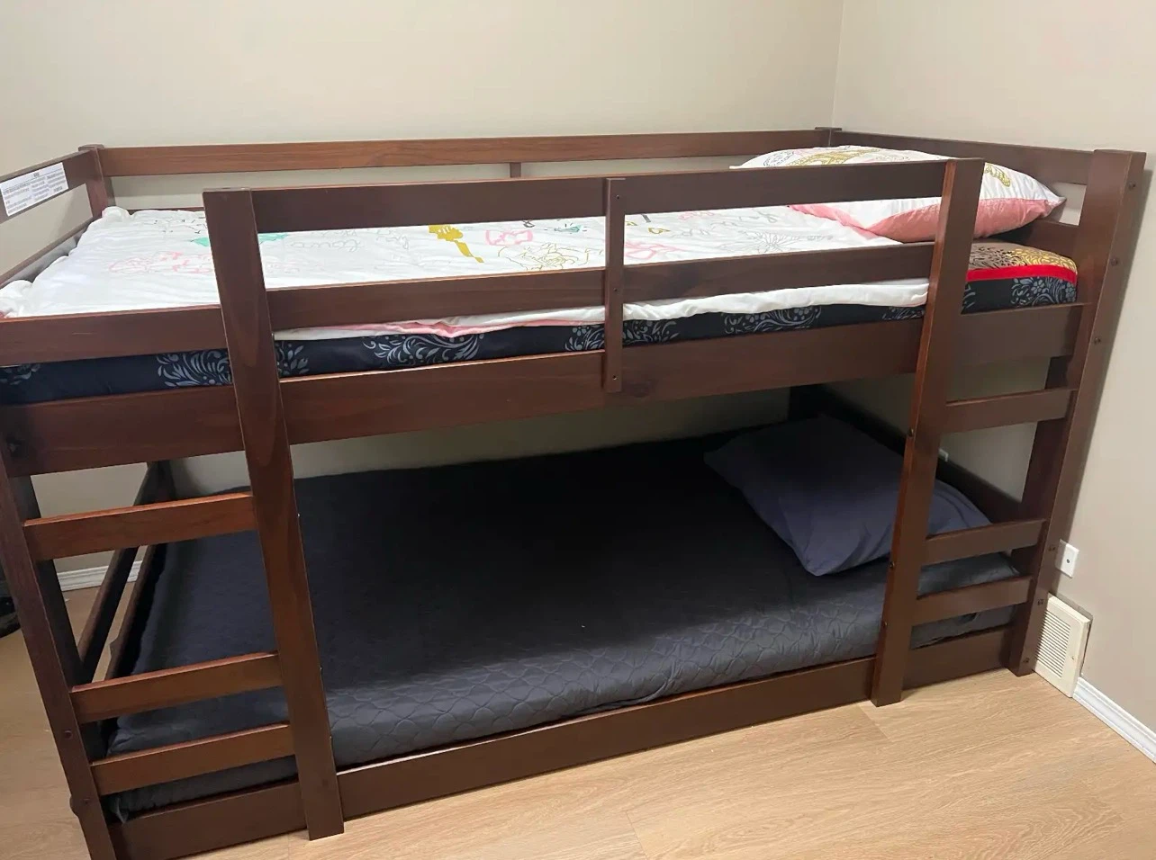 Twin Solid Wood Standard Bunk Bed - photo 2