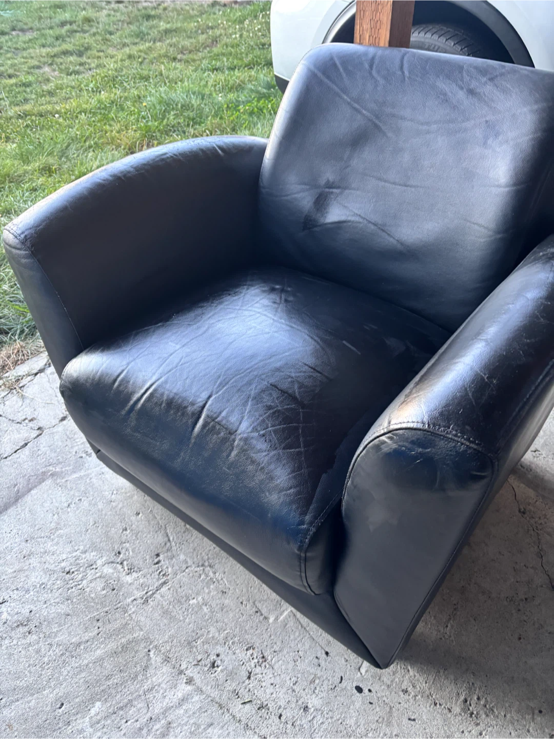 Black Leather Armchair - photo 2