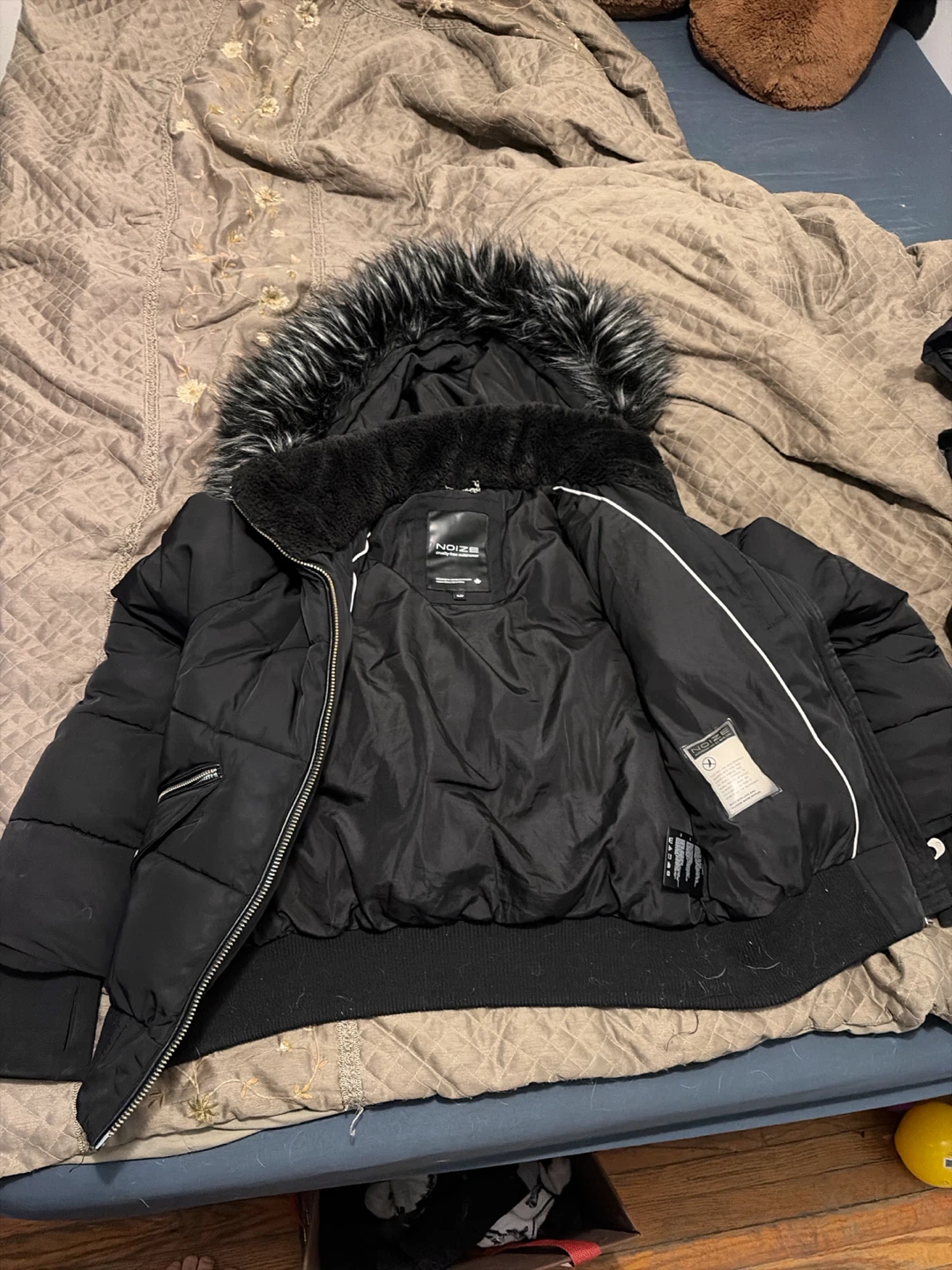 NOIZE Black Puffer Jacket