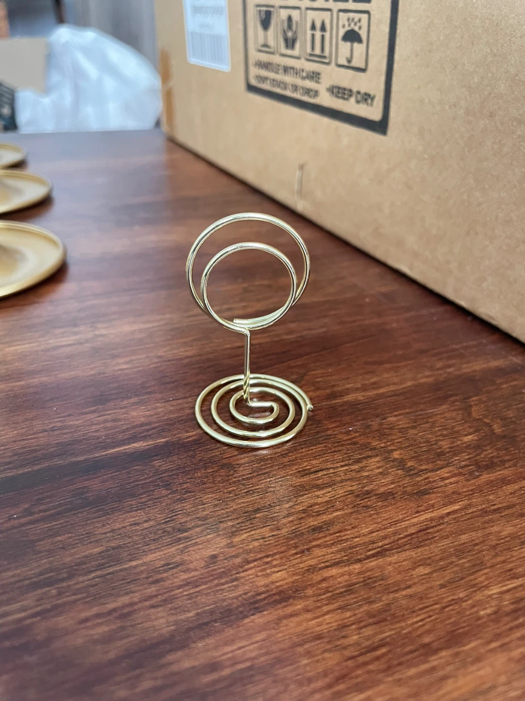 40 Gold Spiral Place Card Holders