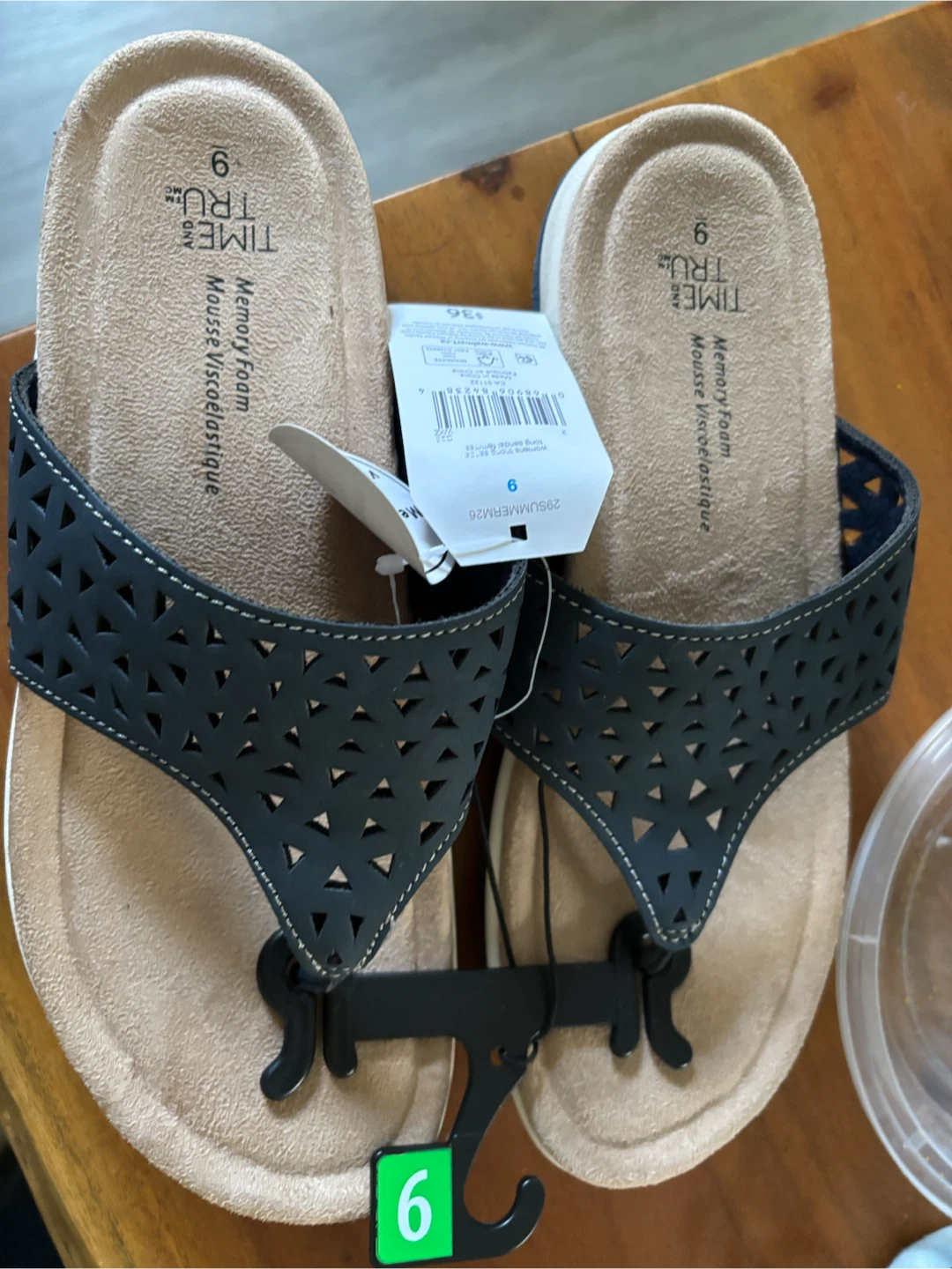 Time and Tru Womens - Memory Foam - Thong Sandals Size 9