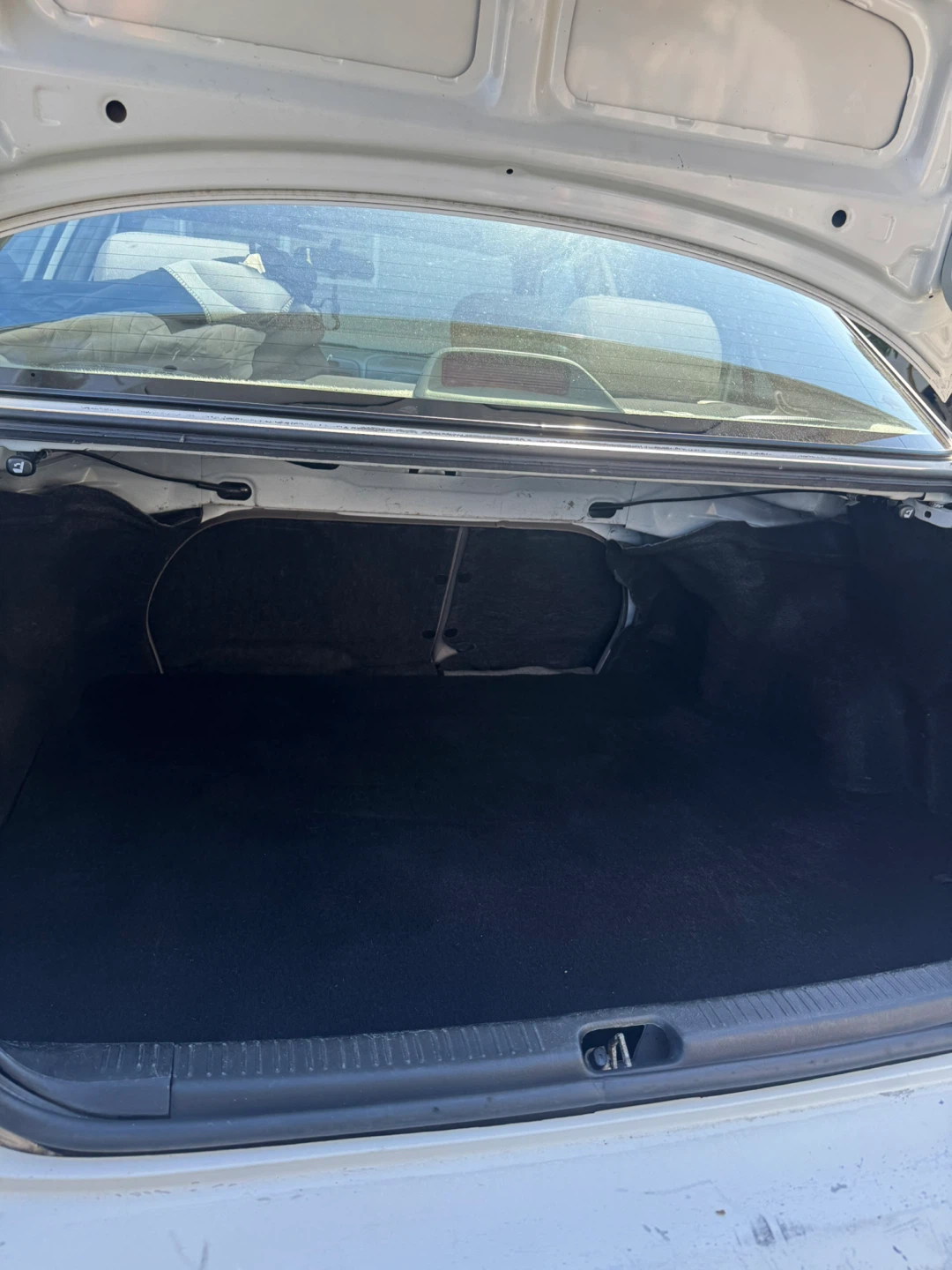 White Toyota Corolla Sedan - photo 3