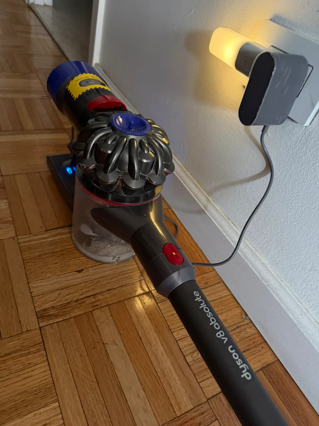 Dyson V8 Absolute Cordless Vacuum - photo 2