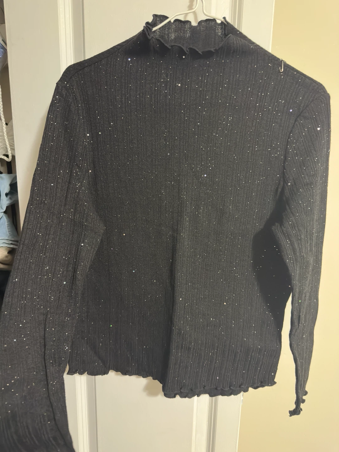 Black Long-Sleeve Ribbed Glitter Top from Korea