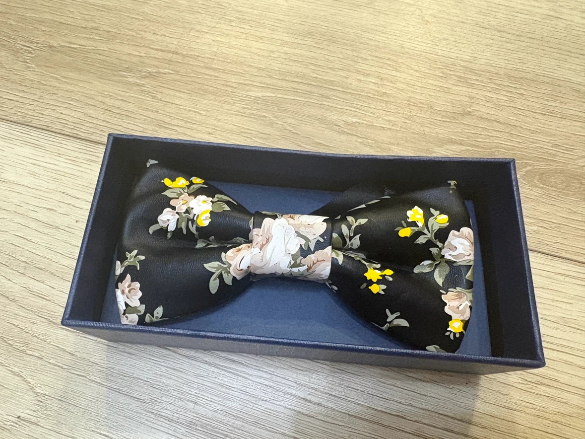 Floral Print Bow Tie