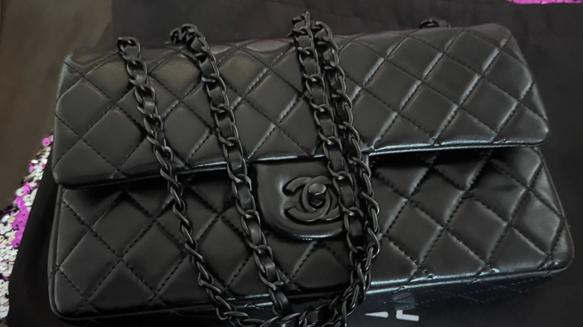 CHANEL CLASSIC BAG