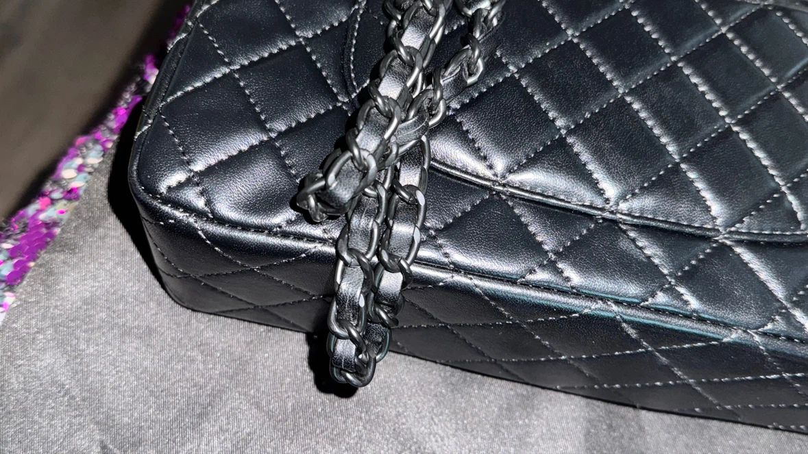 CHANEL CLASSIC BAG - photo 4
