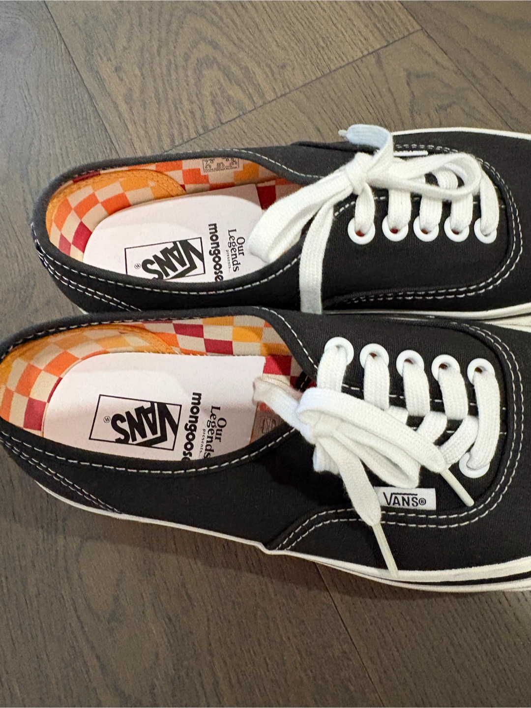 Vans black and white ladies sneakers - photo 2