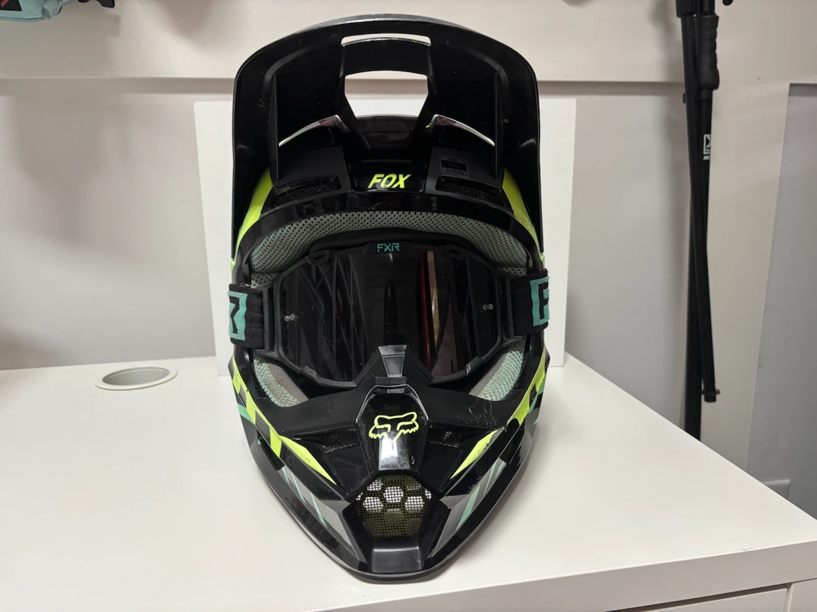 Fox Racing Helmet with FXR Goggles - photo 2