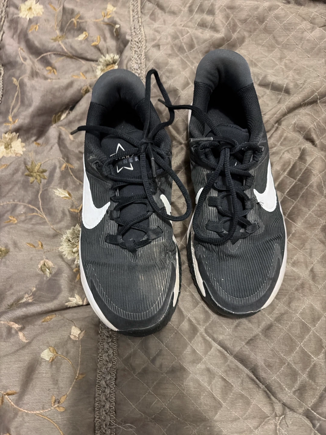 Nike Star Runner Shoes Black and White