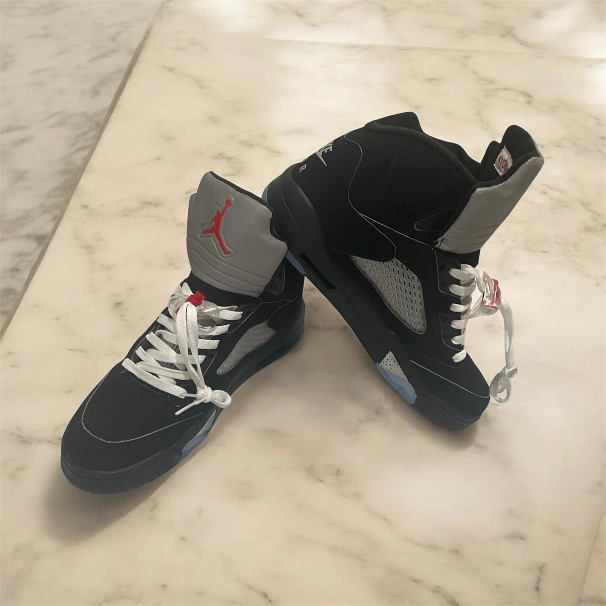 Jordan 5 Retro Black Metallic - photo 2