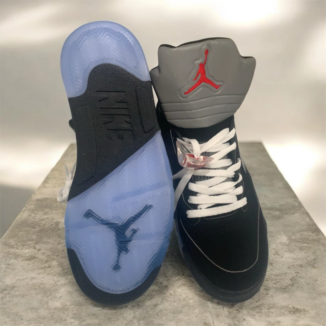 Jordan 5 Retro Black Metallic - photo 3