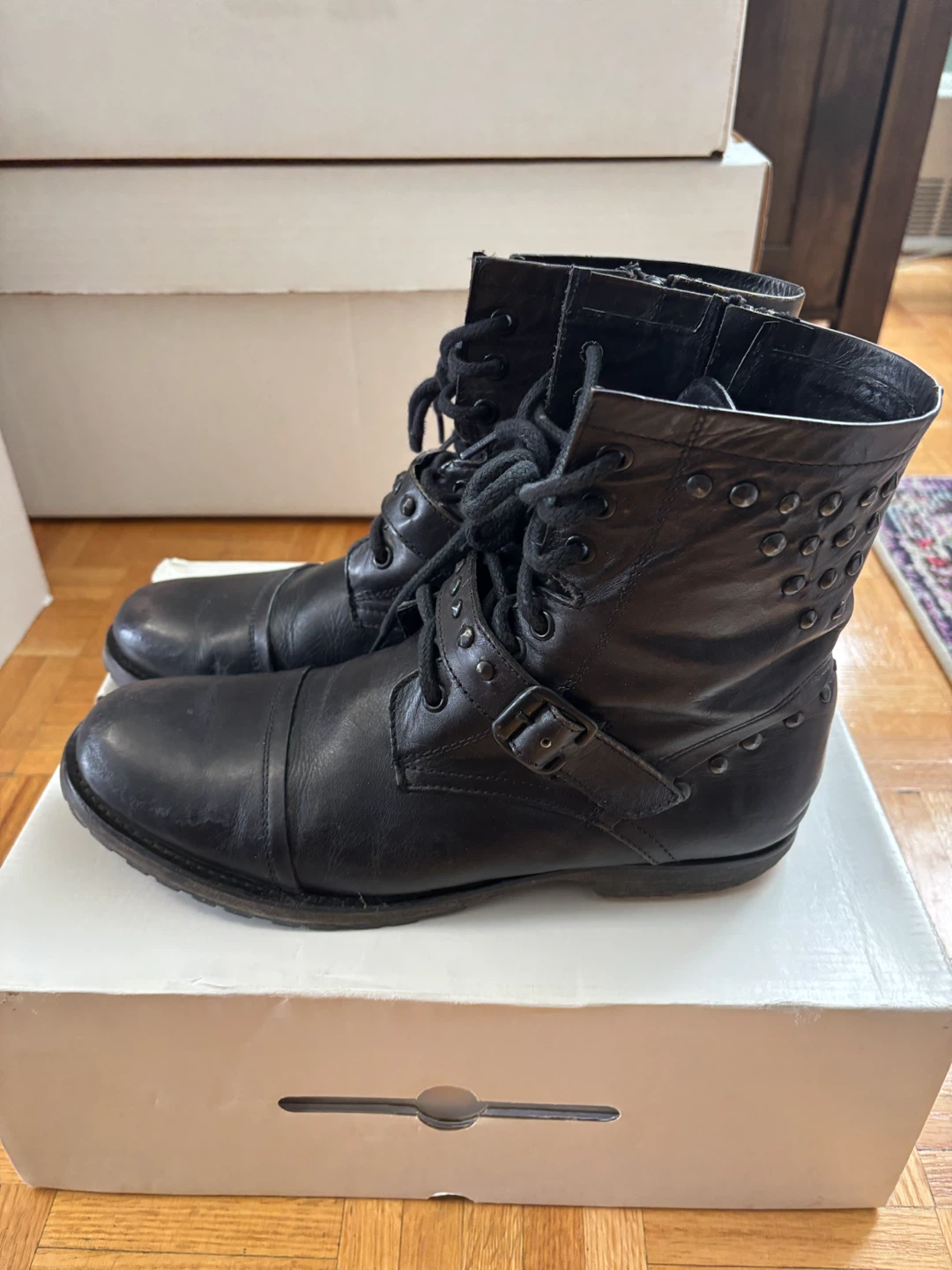 Black studded boots size 9.5 - photo 2