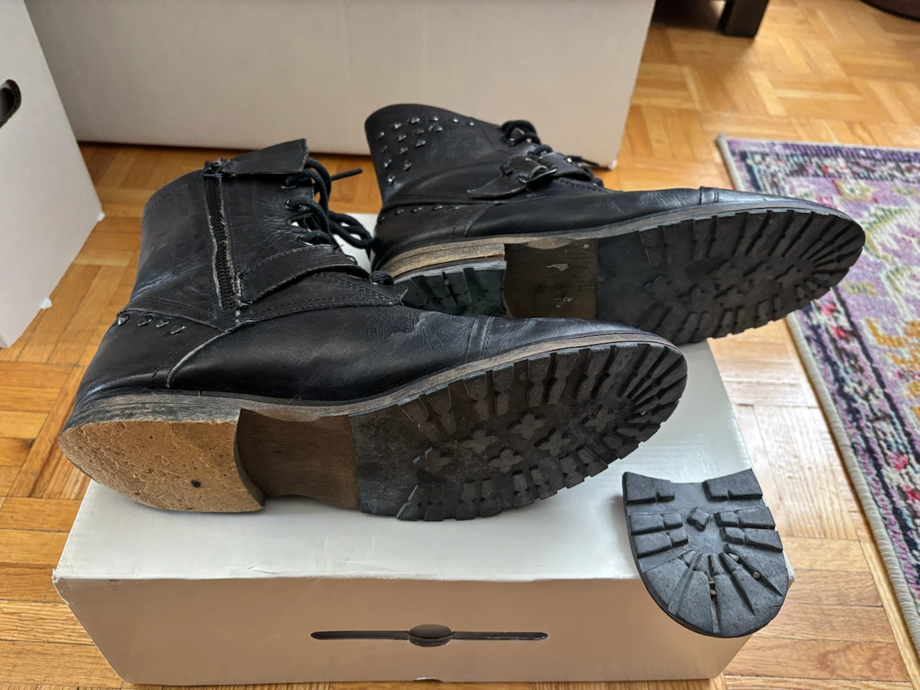 Black studded boots size 9.5 - photo 4
