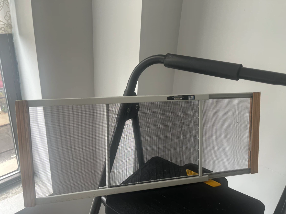 Adjustable Window Screen - photo 2
