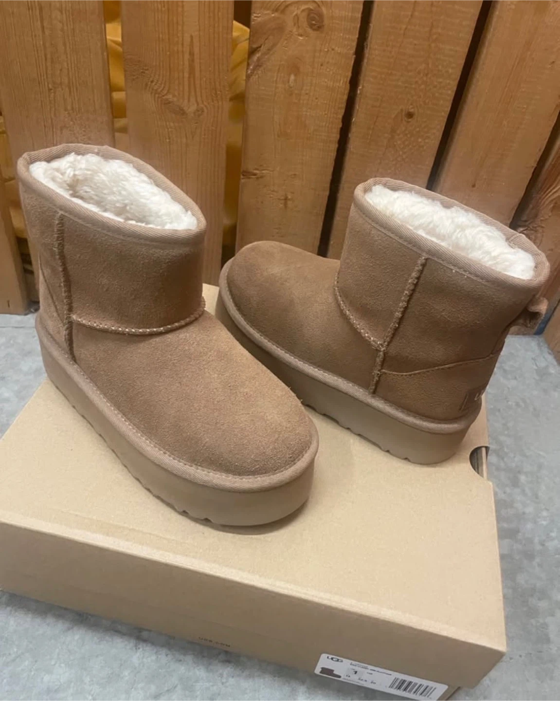 UGG Kids Classic Platform Boots Chestnut - photo 2