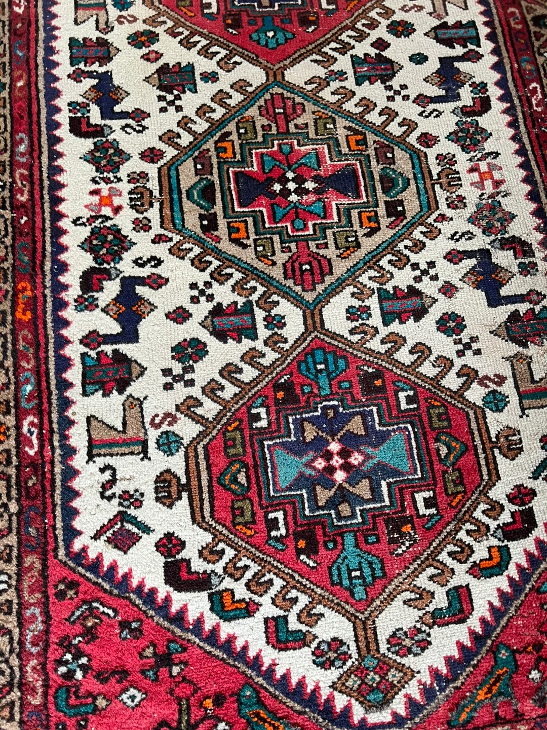 Traditional Persian-style runner rug - photo 2
