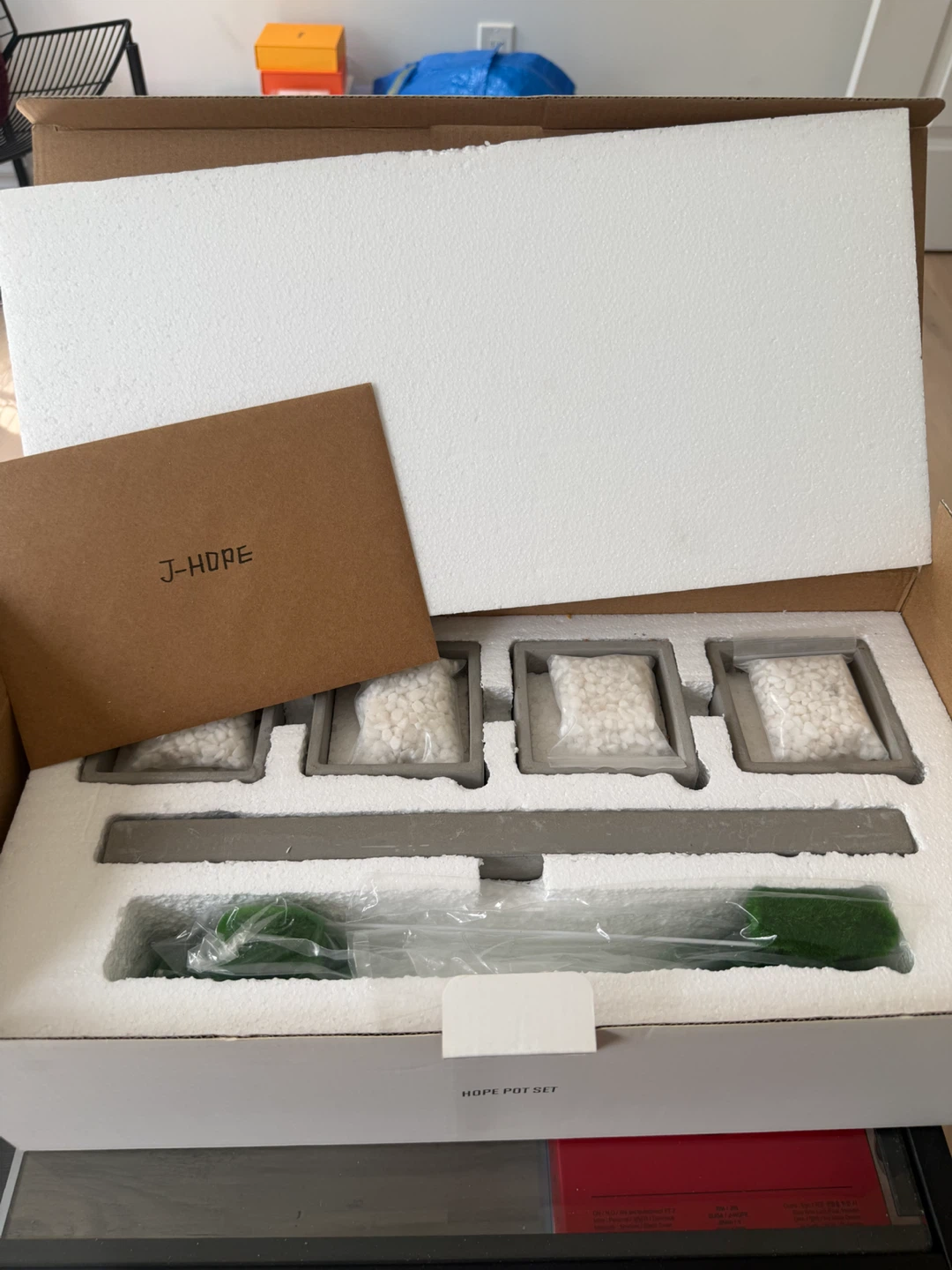 BTS J-Hope Artist-Made Collection Hope Pot Set - photo 2