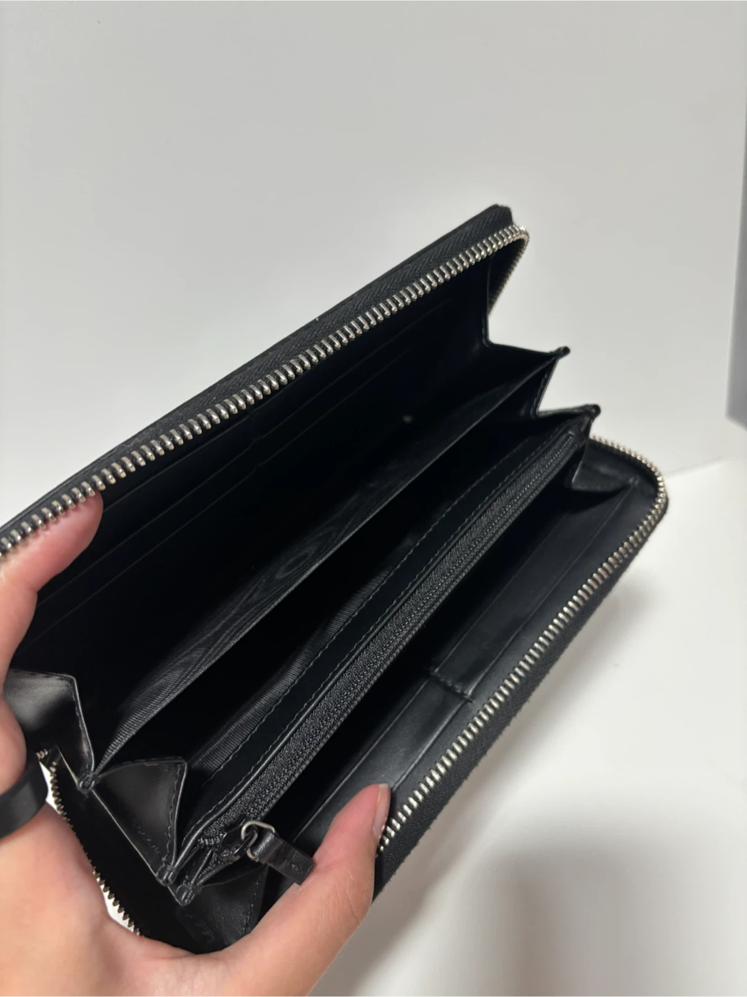 Gucci GG Supreme Wolf Zip Around Wallet - photo 3