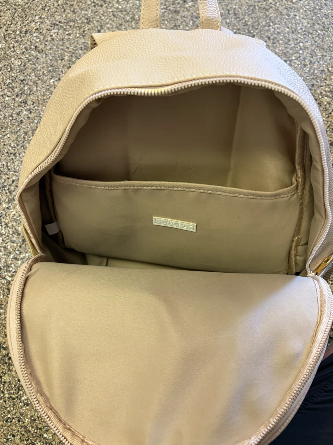 UNDERONESKY Beige Quilted Backpack - photo 4