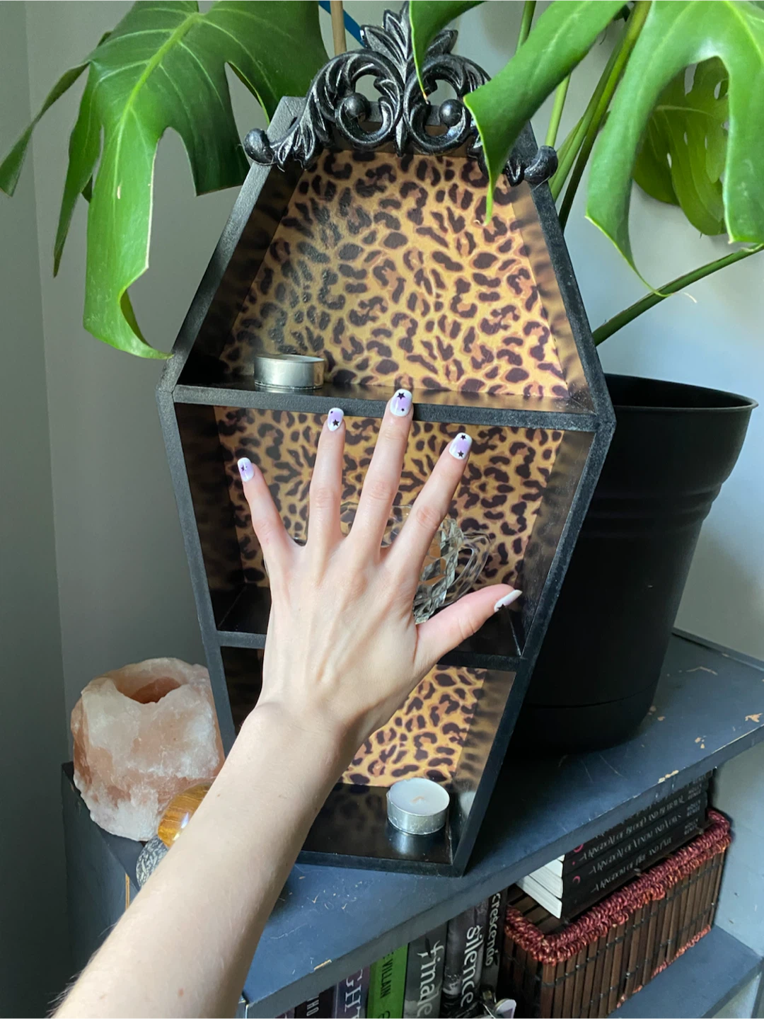 Coffin shelf with leopard print - photo 4