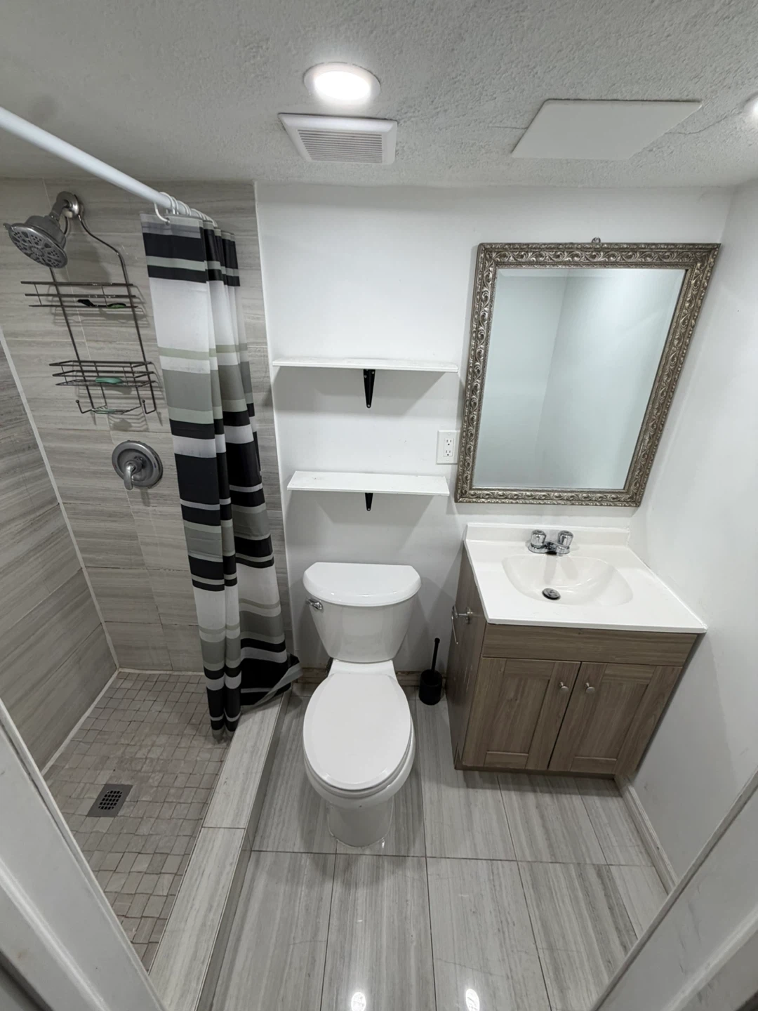 1 bedroom 1 bathroom basement apartment for rent - photo 2
