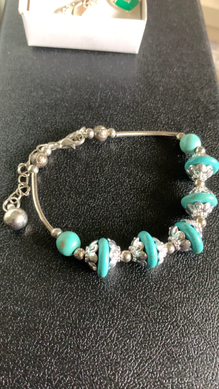 Turquoise Bead Bracelet and Green Accent Earrings Set - photo 3