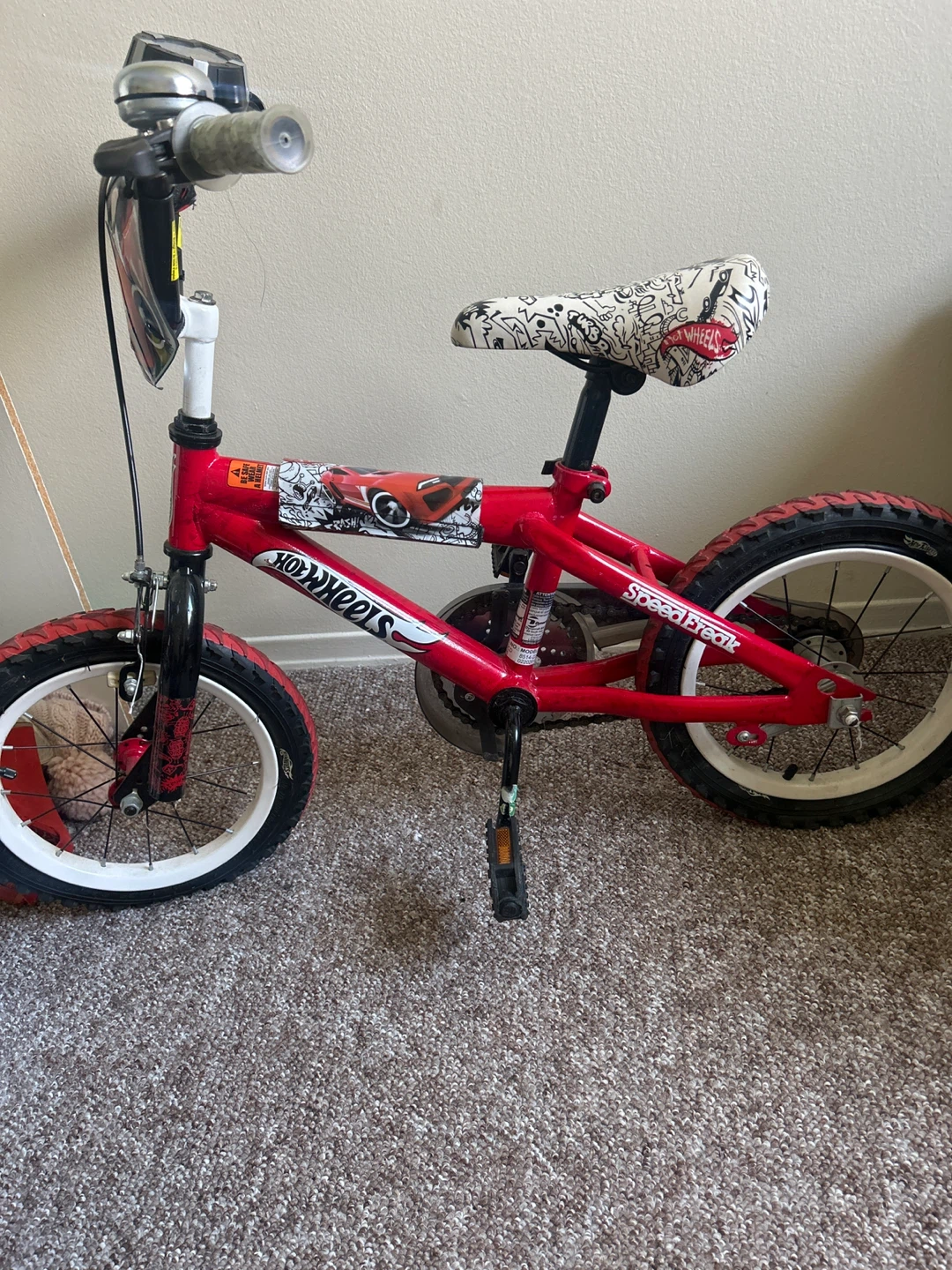 Hot Wheels 14 Inch Kids Bike - Red
