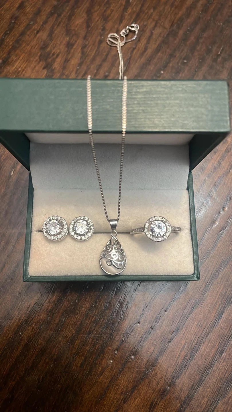 Silver-Tone Jewellery Set with Pendant and Earrings
