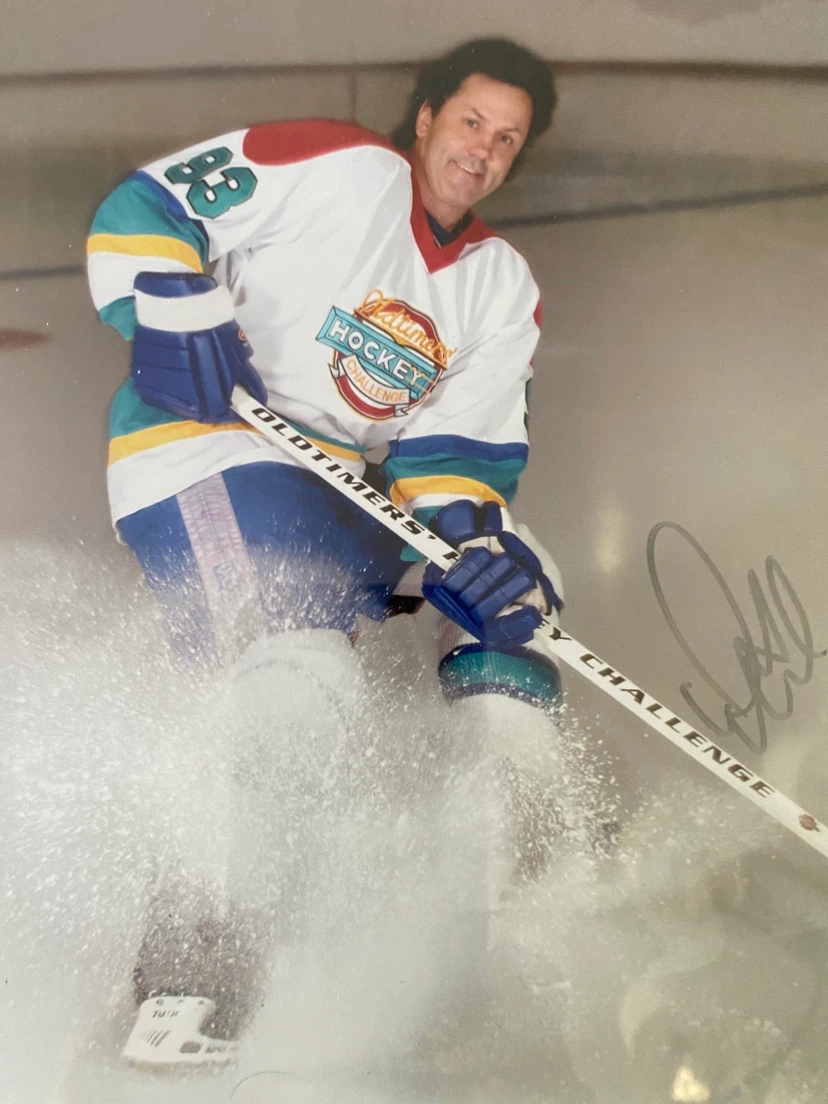 2 Framed Memorabilia hockey players signed  Photo - photo 2