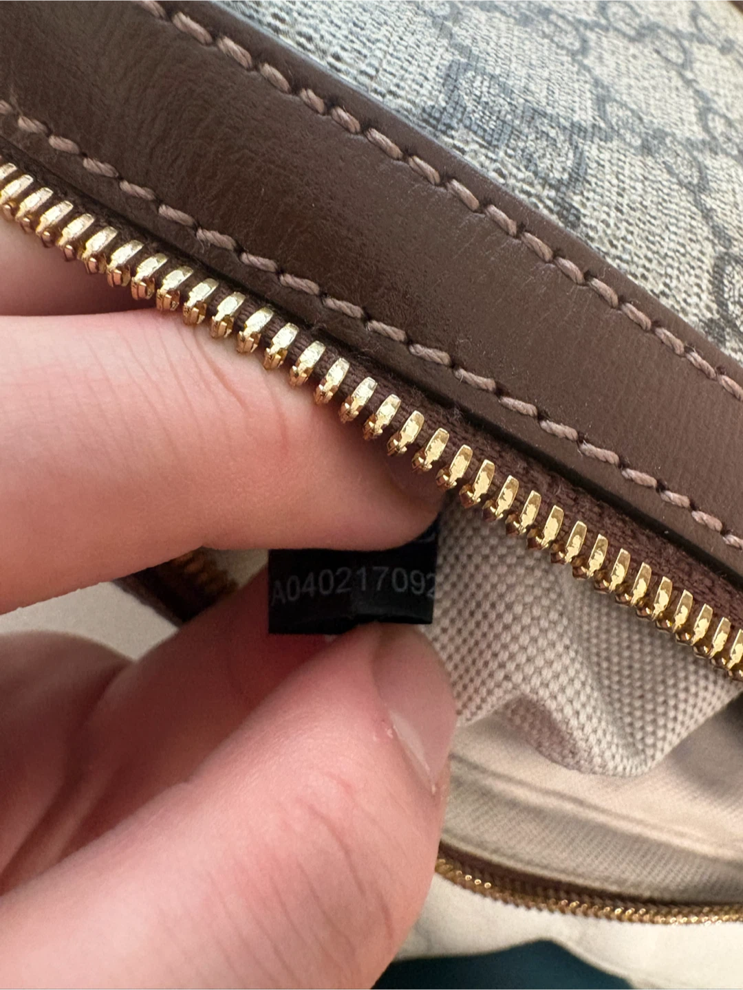 Gucci GG Supreme Small Messenger Bag - photo 4