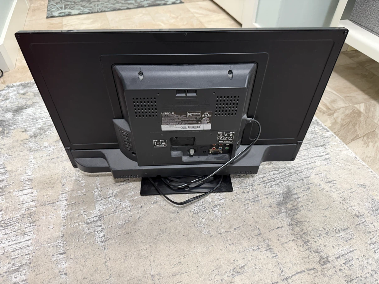 Hitachi LE24H107 24-inch Television - photo 2