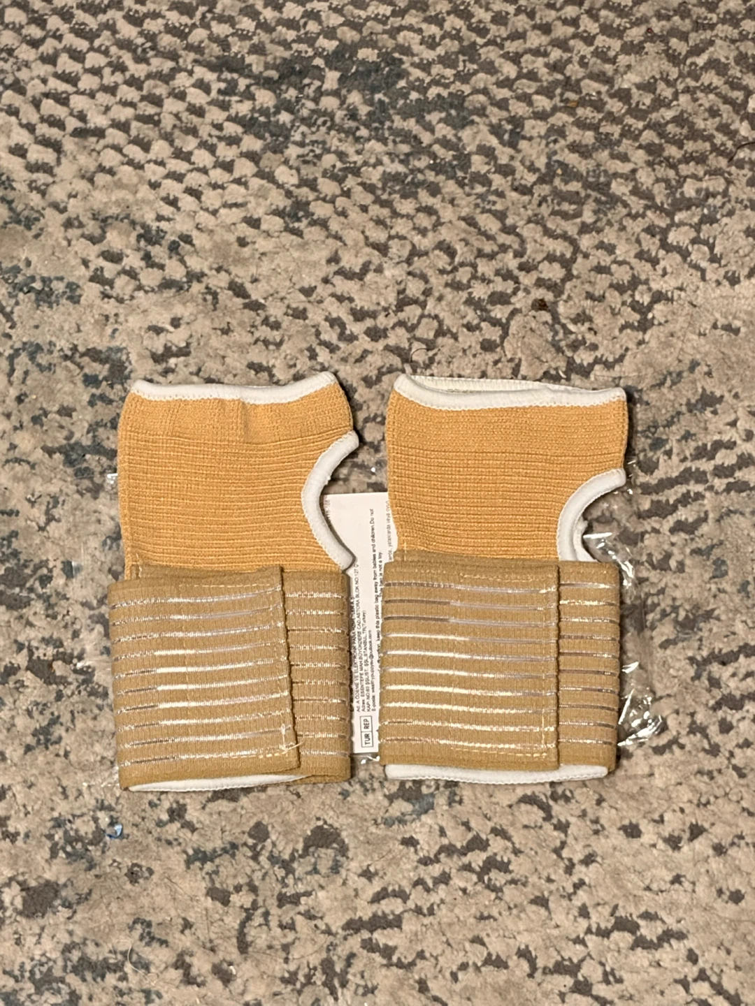 Set of Two Unisex Adjustable Wrist Support Braces