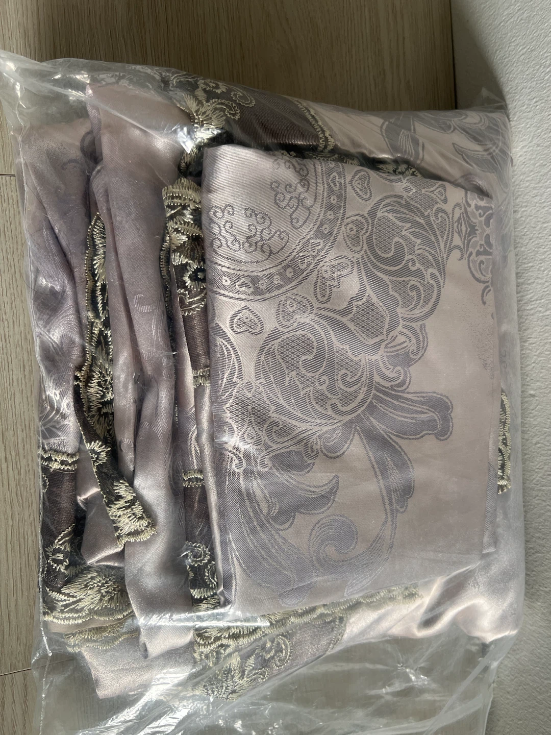 Damask Pattern Curtains - photo 2