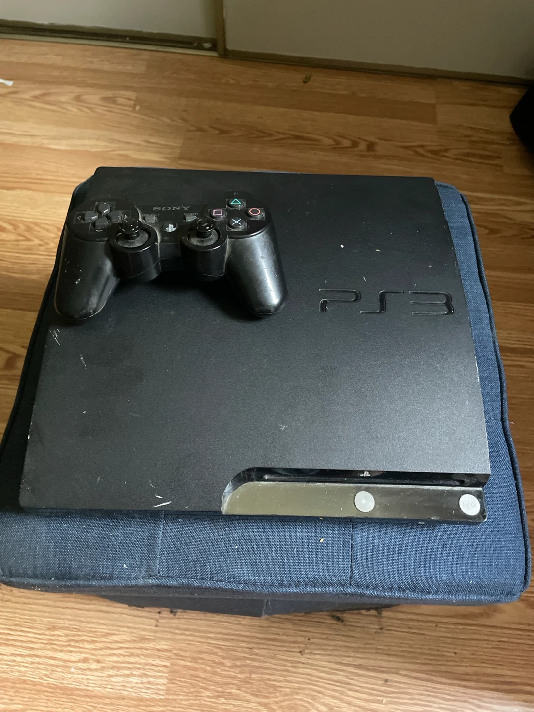 Sony PlayStation 3 Console with Controller