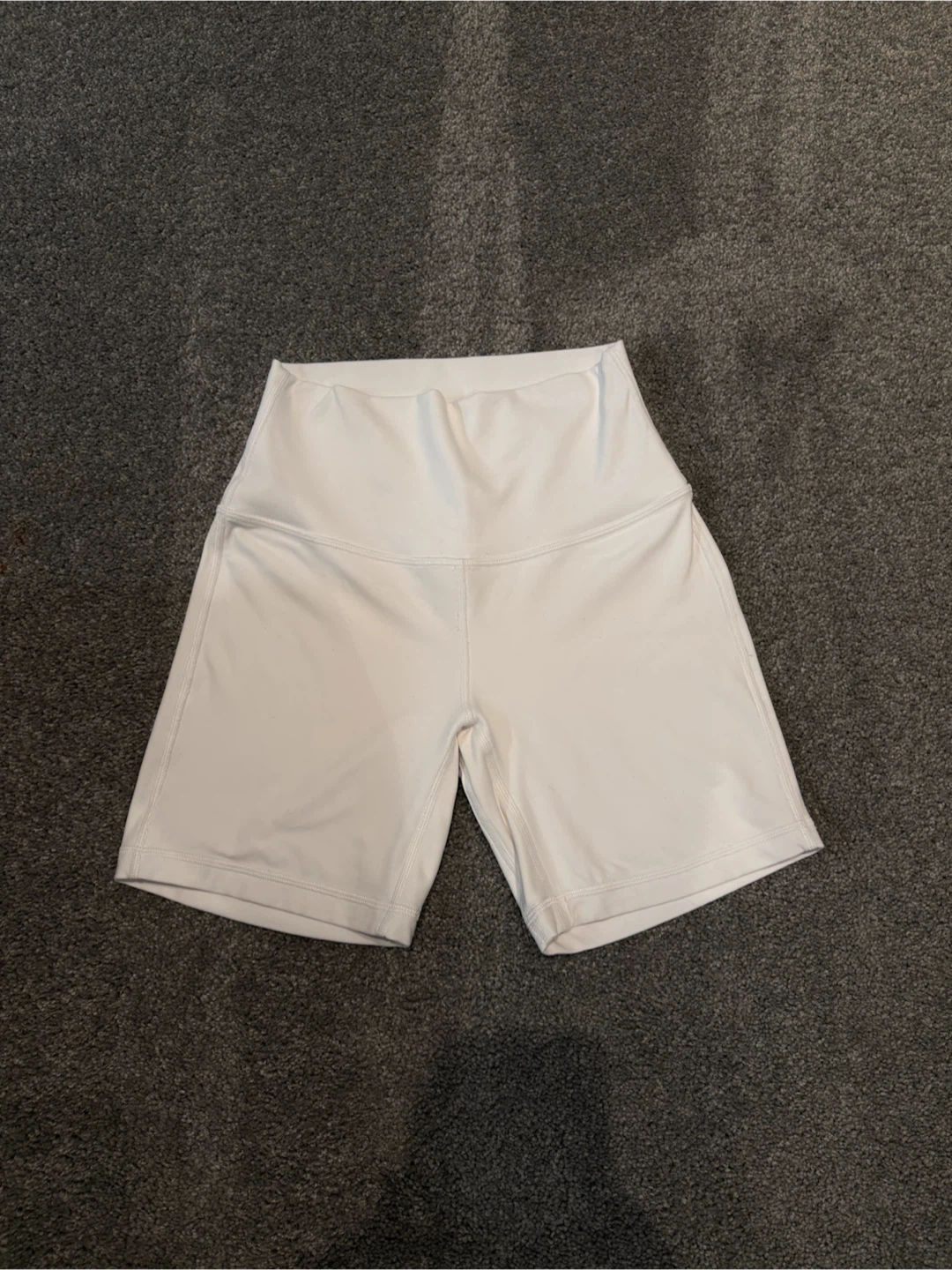 Lululemon White Shorts Size 4 - photo 2