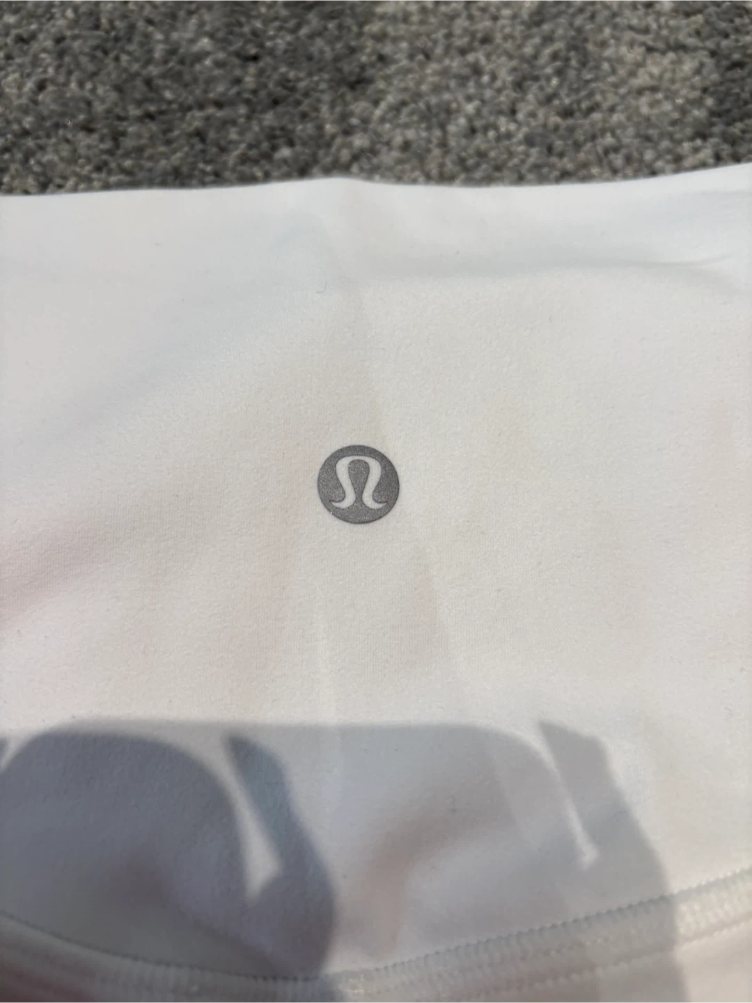 Lululemon White Shorts Size 4 - photo 3