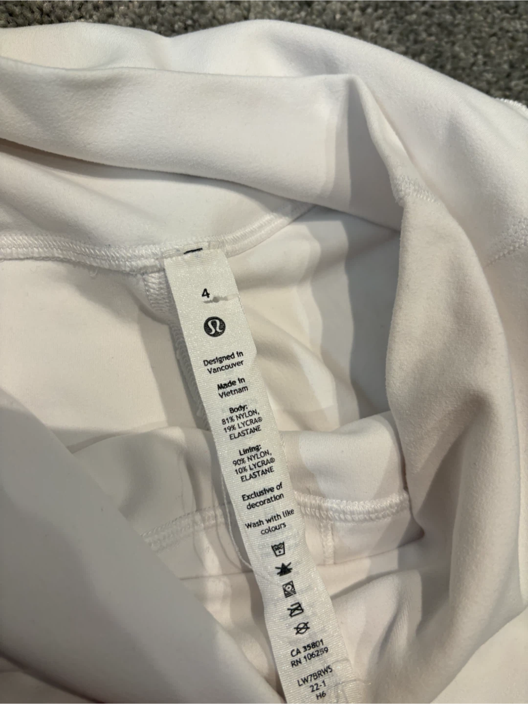Lululemon White Shorts Size 4 - photo 4