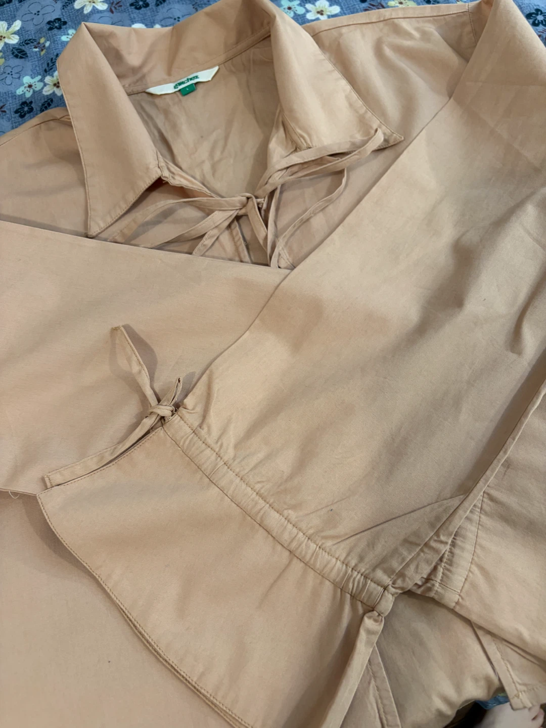 Glechez Tan Tie-Front Crop Shirt size L (completely new for $10) - photo 4